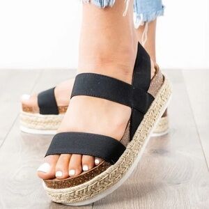 NWT Madden Girl Espadrille Black Platform Sandals. Size 8.5